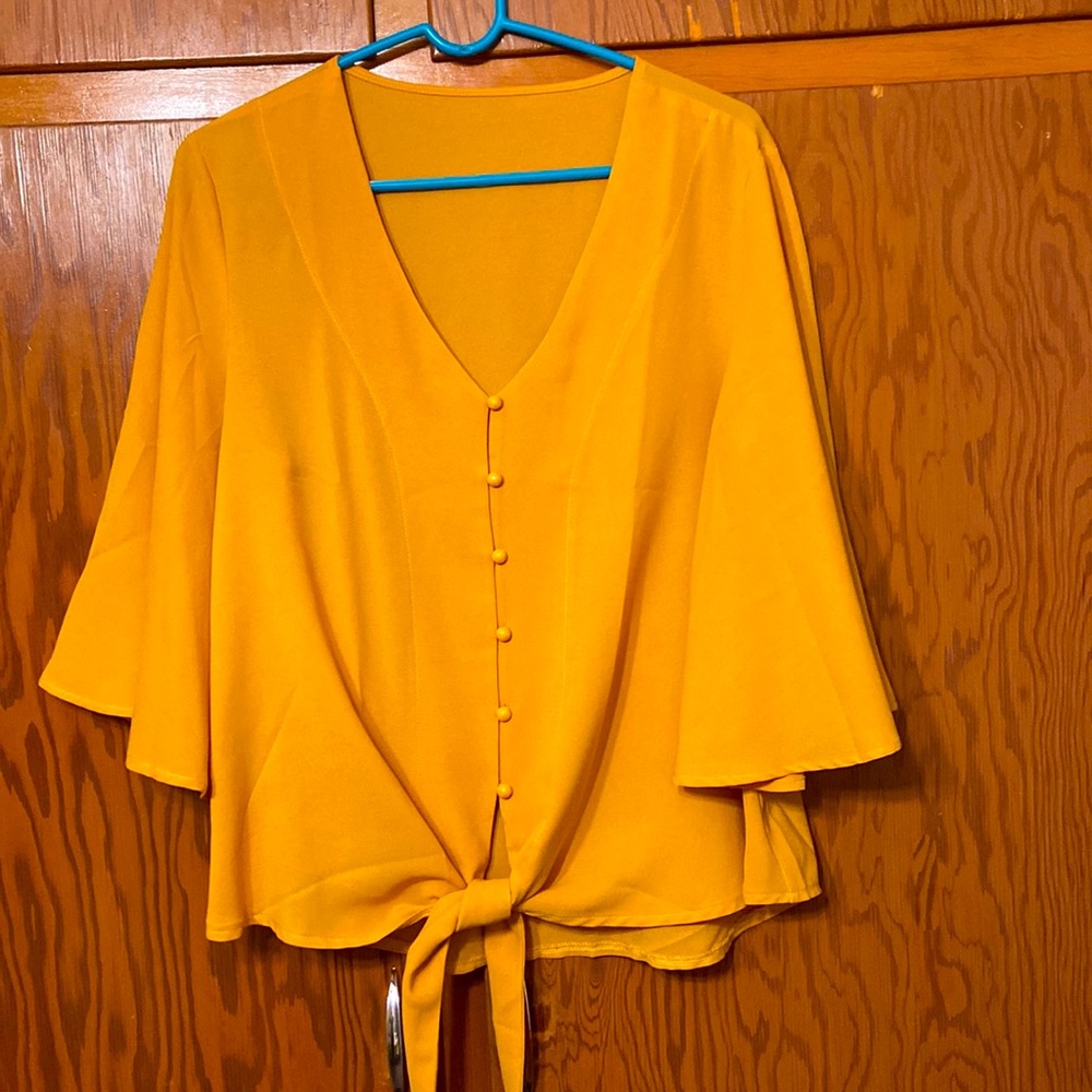 Women’s Large Mustard Blouse